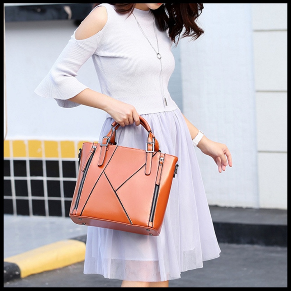 NEW  CHAVA Tote Crossbody - Picture 5 of 8